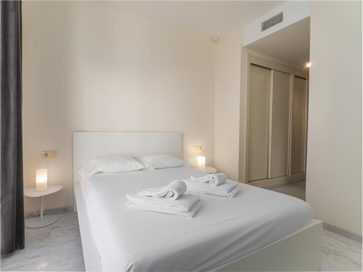 2051-New 3 Bedrooms On Golf 埃斯特波纳 外观 照片