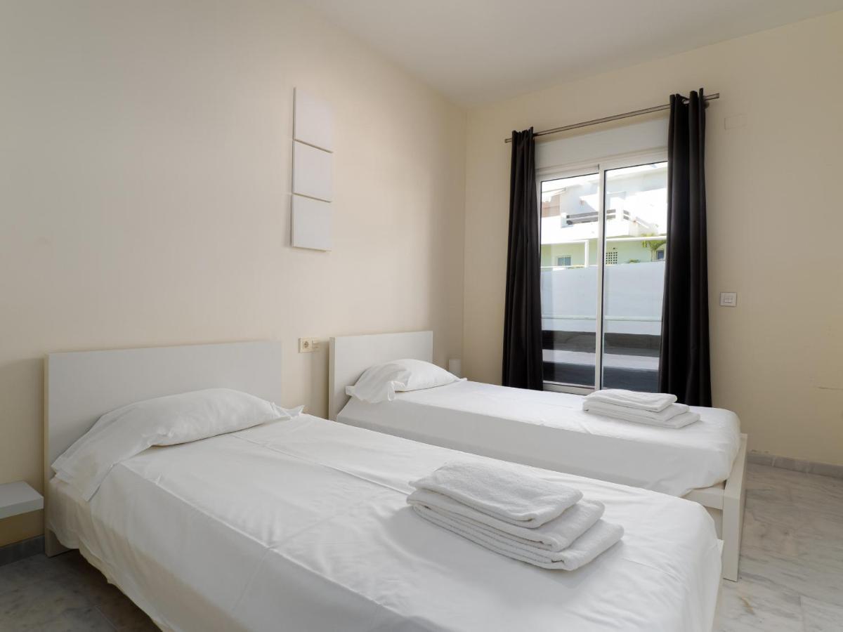 2051-New 3 Bedrooms On Golf 埃斯特波纳 外观 照片